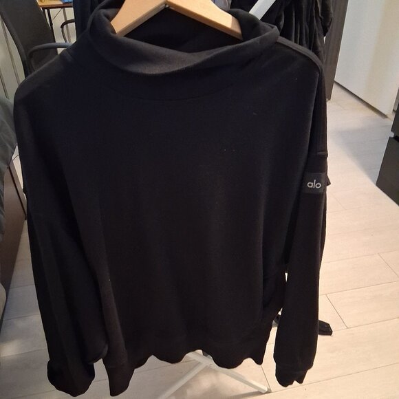 Alo Sweater - Picture 1 of 2